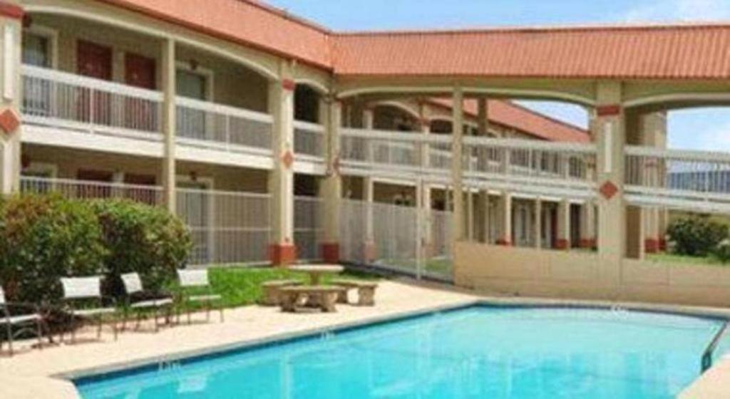 Oyo Hotel Tyler Northwest Mineola Hwy Экстерьер фото